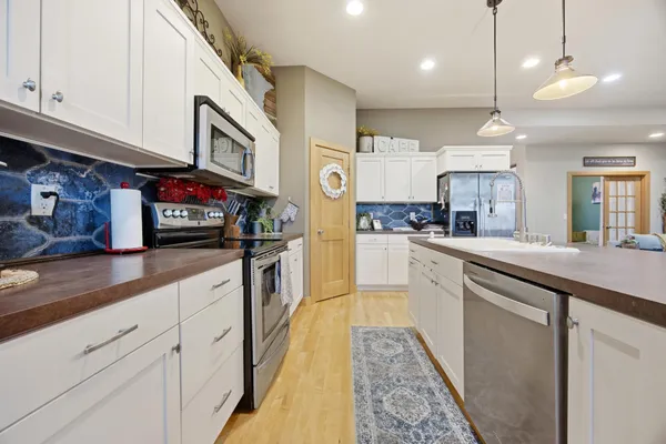 $575,000 | 3847 43rd Avenue South, Moorhead, MN 56560