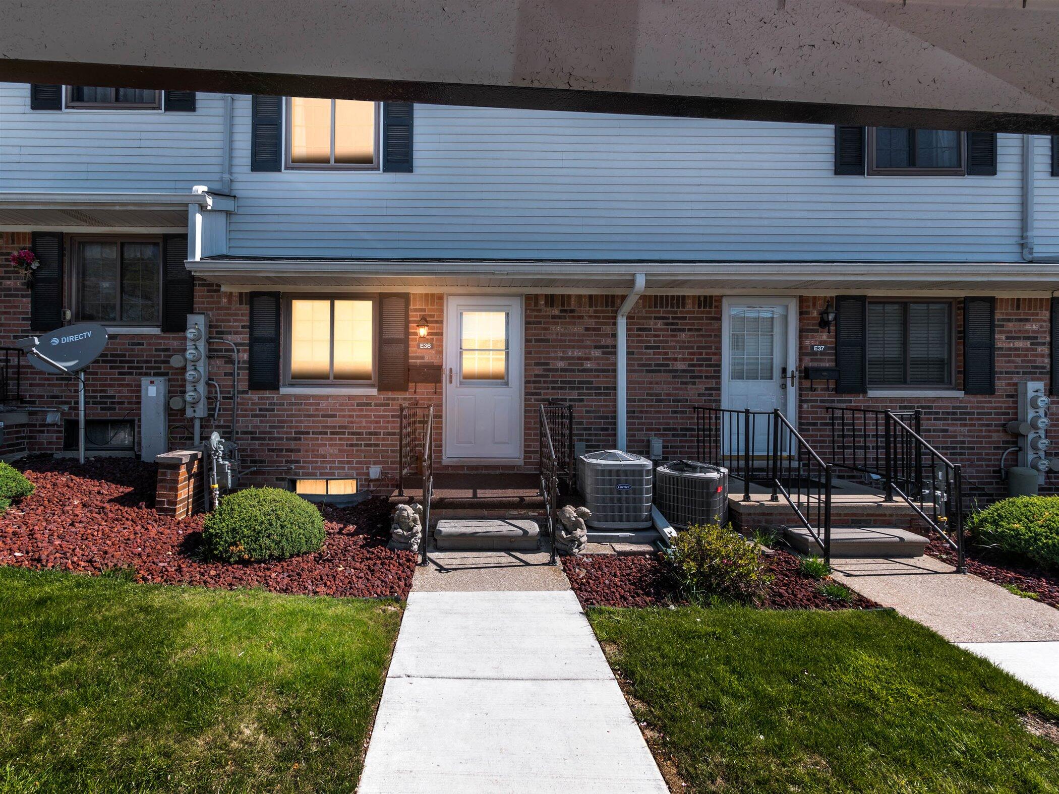 01-125 Cuttle Rd, E36-WindowStill-Real-E