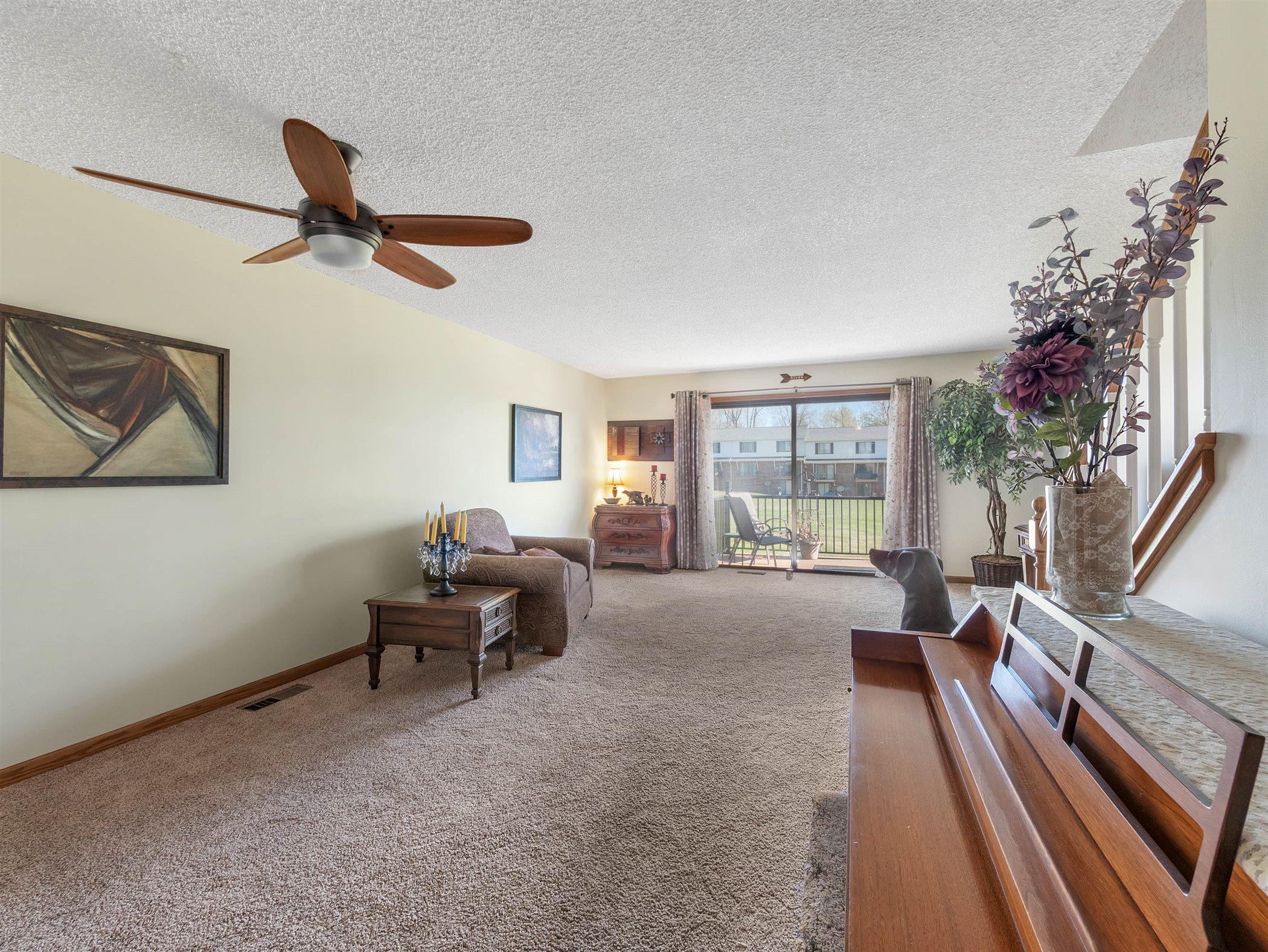125 Cuttle Road, Unit E36 Marysville, MI 48040 - Photo 12 of 40 12-125 Cuttle Rd, E36-WindowStill-Real-E