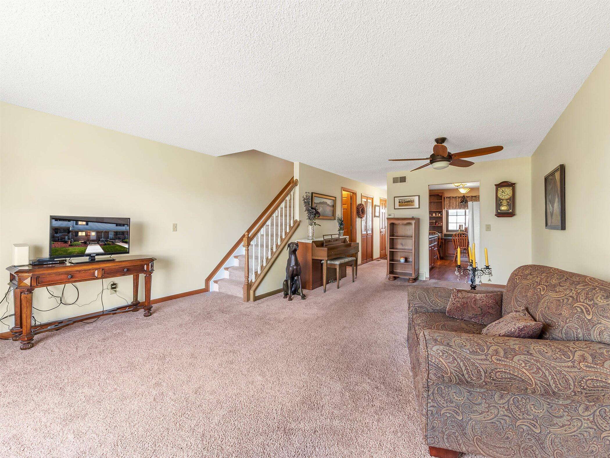 125 Cuttle Road, Unit E36 Marysville, MI 48040 - Photo 14 of 40 14-125 Cuttle Rd, E36-WindowStill-Real-E