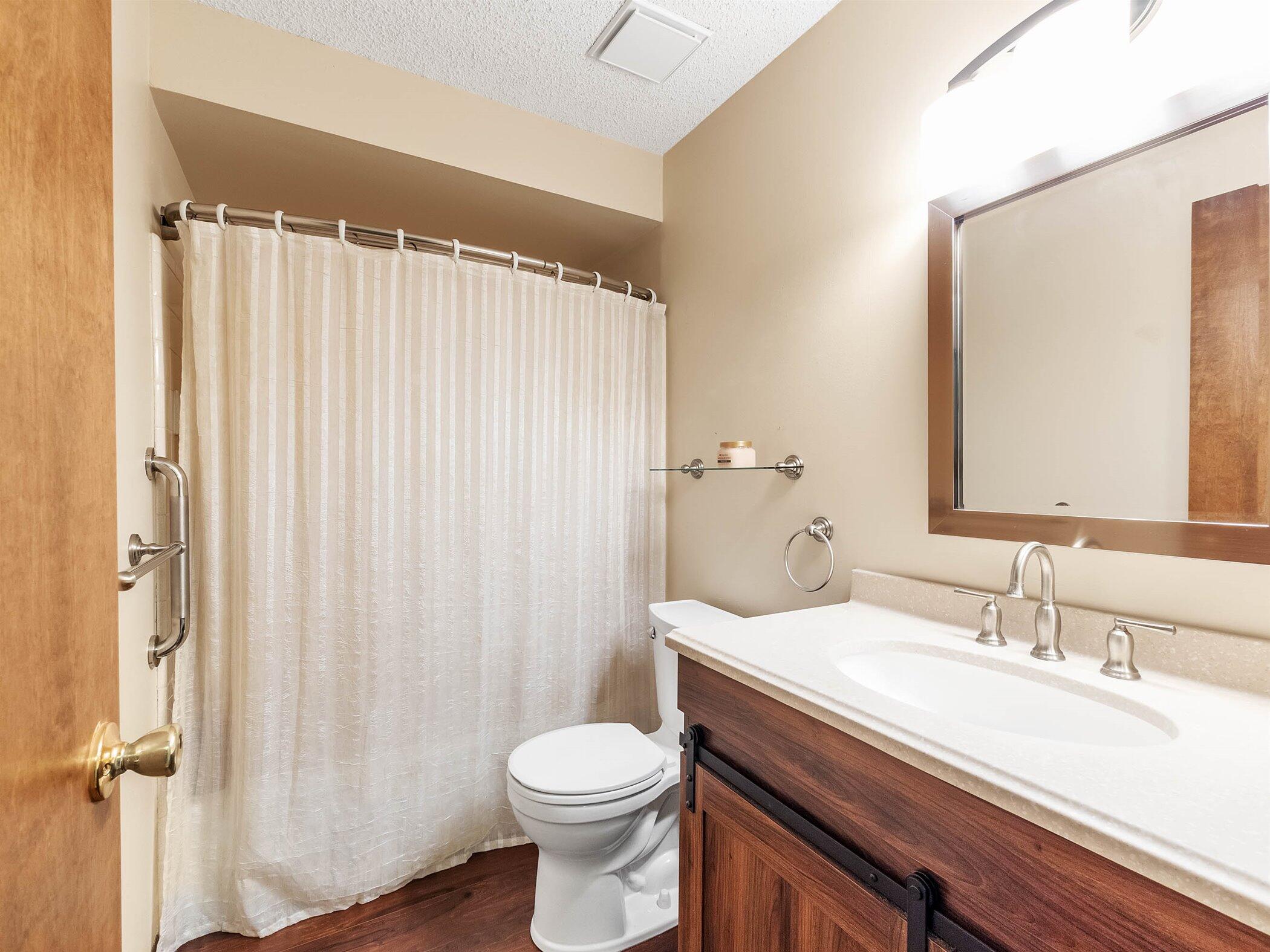 125 Cuttle Road, Unit E36 Marysville, MI 48040 - Photo 22 of 40 22-125 Cuttle Rd, E36-WindowStill-Real-E