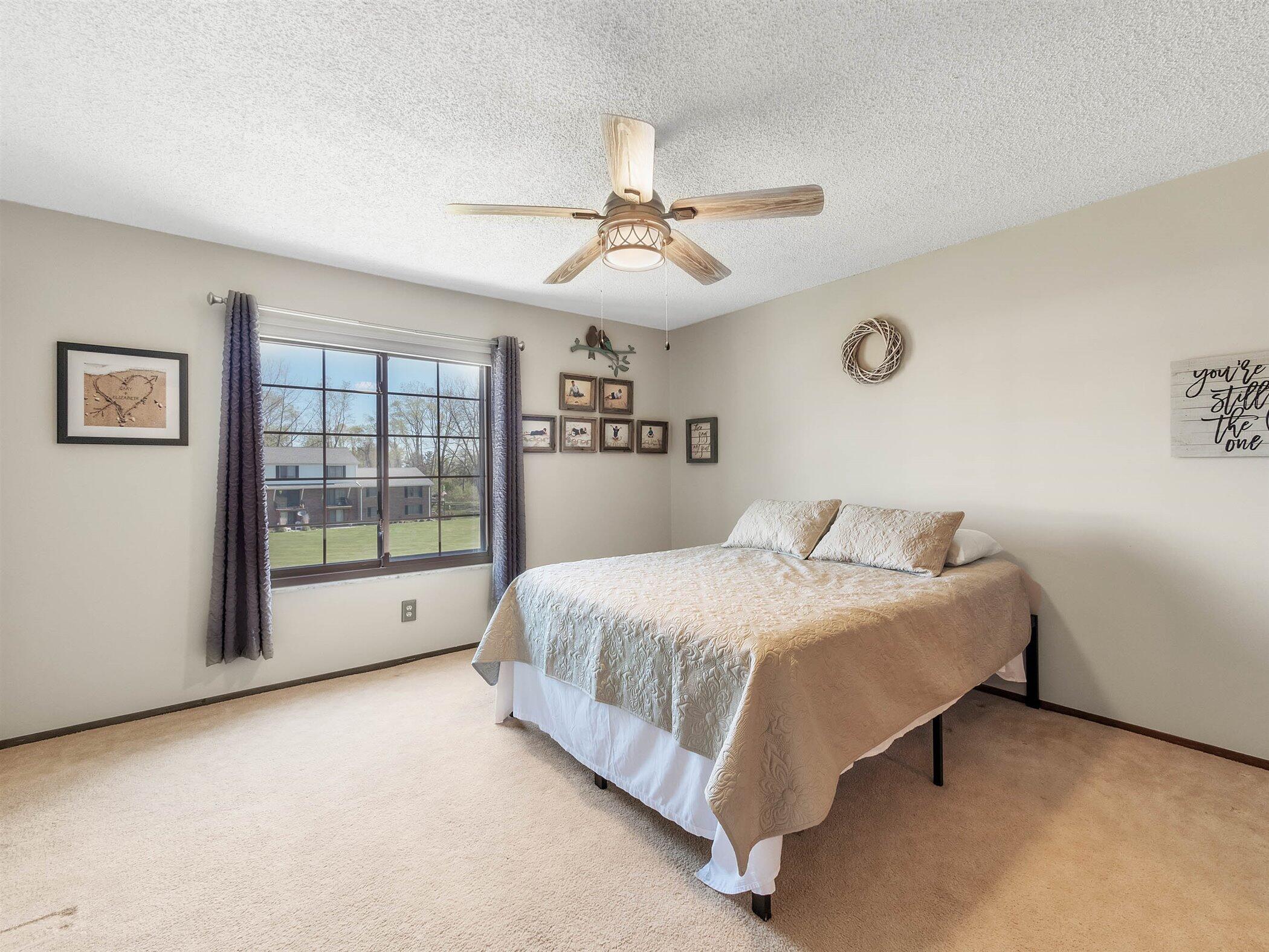 125 Cuttle Road, Unit E36 Marysville, MI 48040 - Photo 27 of 40 27-125 Cuttle Rd, E36-WindowStill-Real-E