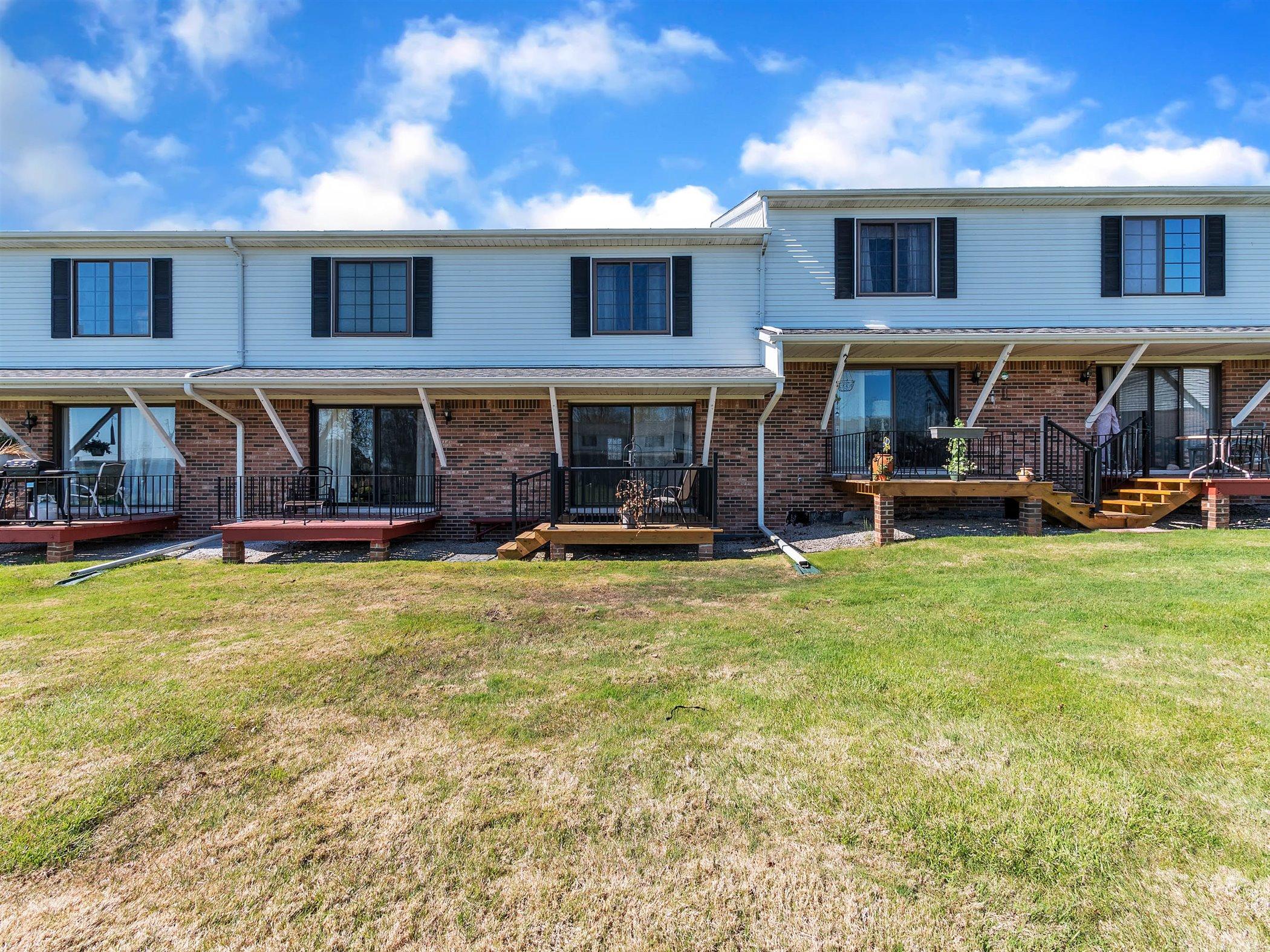 125 Cuttle Road, Unit E36 Marysville, MI 48040 - Photo 39 of 40 39-125 Cuttle Rd, E36-WindowStill-Real-E