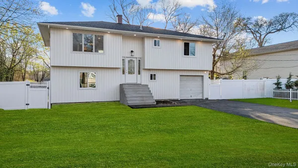 $594,999 | 40 Alder Drive, Mastic Beach, NY 11951