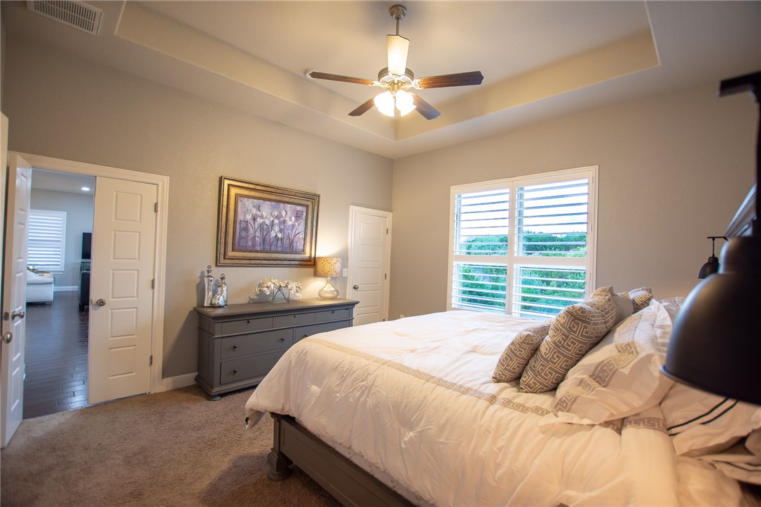 22521 Rock Wren Road Spicewood, TX 78669 - Photo 8 of 38
