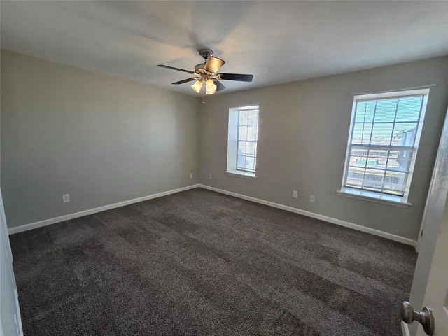 a view of empty room with window