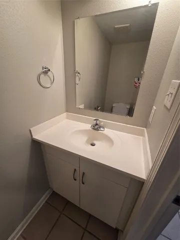 $1,300 | 217 Church Street, Unit 208, Galveston, TX 77550