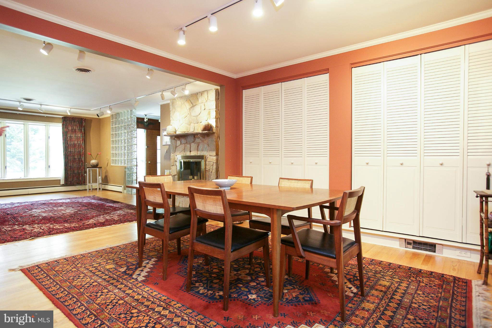 1117 Providence Road Baltimore, MD 21286 - Photo 4 of 15 Dining Room