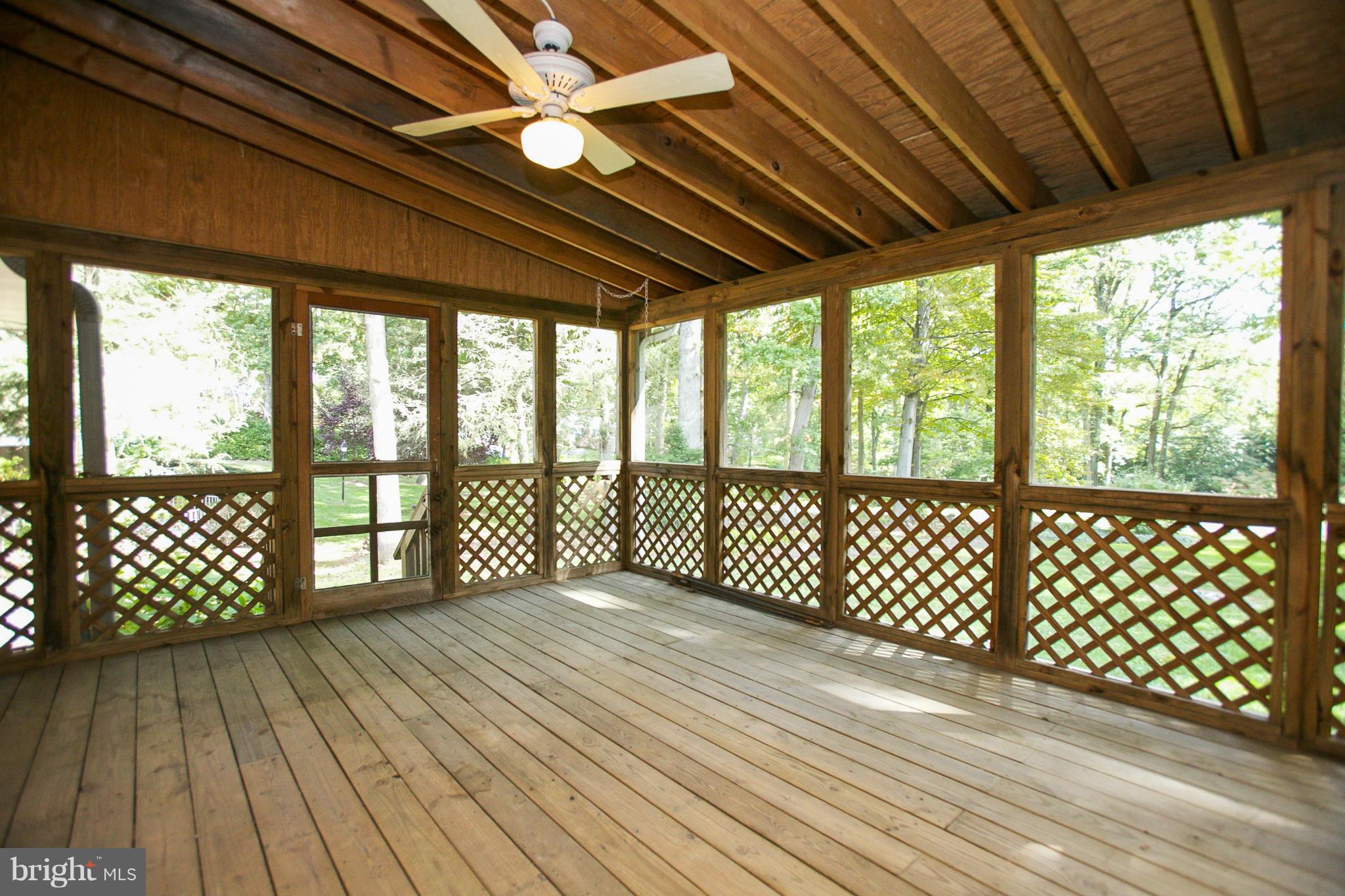 1117 Providence Road Baltimore, MD 21286 - Photo 10 of 15 Screened-in porch