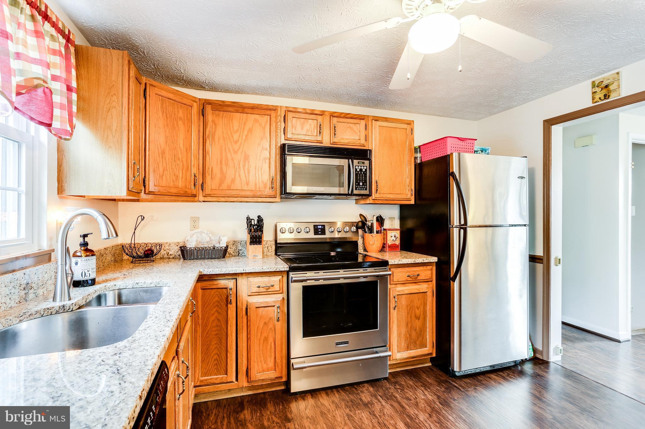 201 Sycamore Road Mount Airy, MD 21771 - Photo 6 of 24 Kitchen