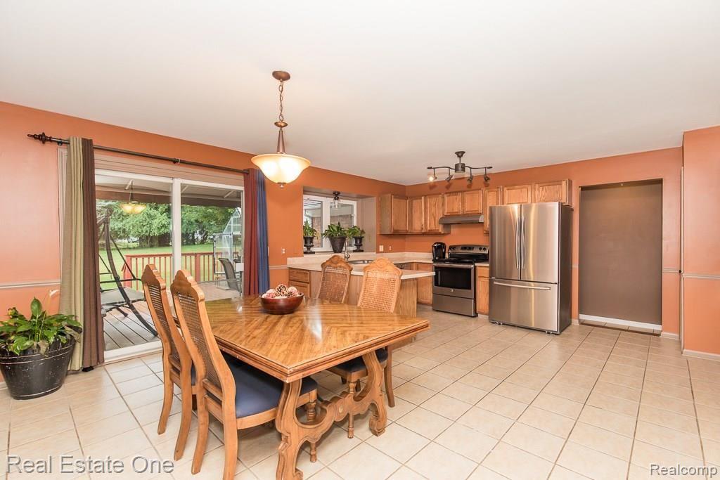 2425 Rancroft Beat Rochester Hills, MI 48306 - Photo 16 of 32