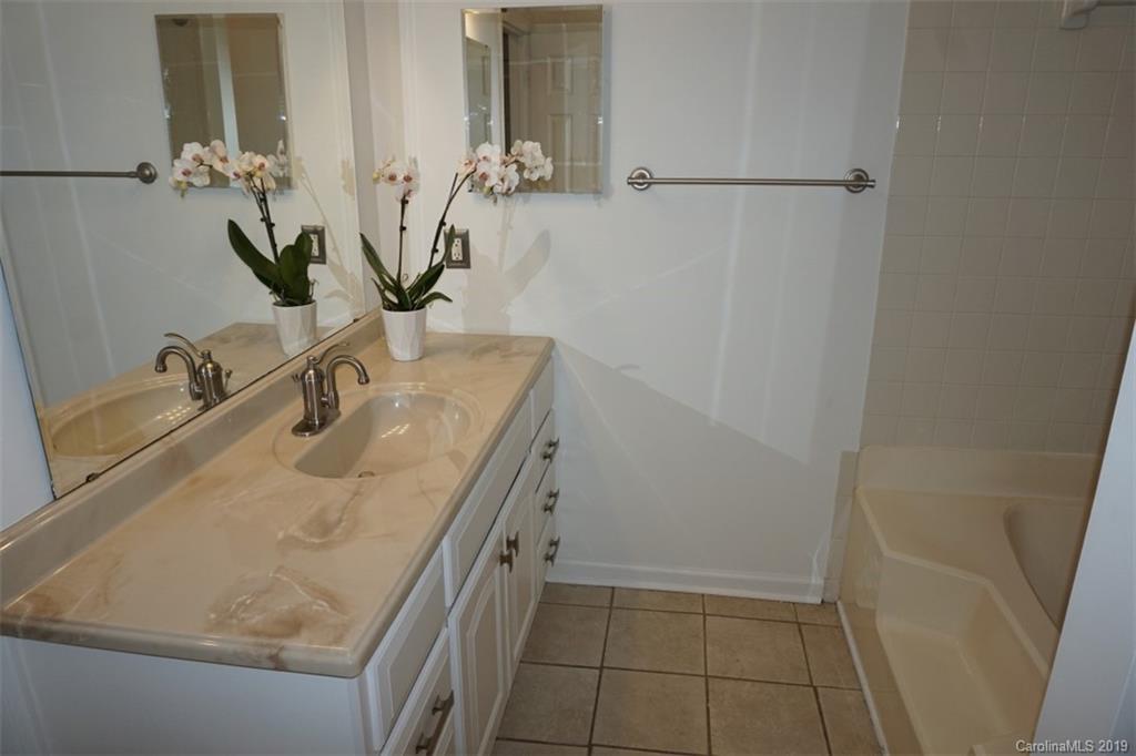 768 Marsh Road, Unit 7682 Charlotte, NC 28209 - Photo 3 of 11
