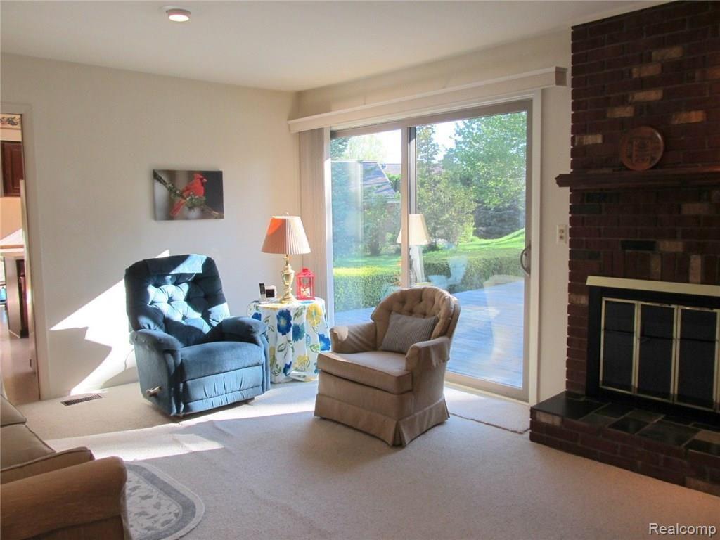 5260 Inverrary Lane Commerce Township, MI 48382 - Photo 6 of 24 Family Room