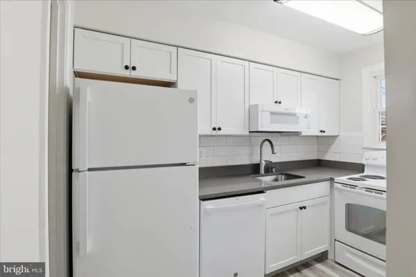$329,000 | 1317 South Walter Reed Drive, Unit 17201, Arlington, VA 22204