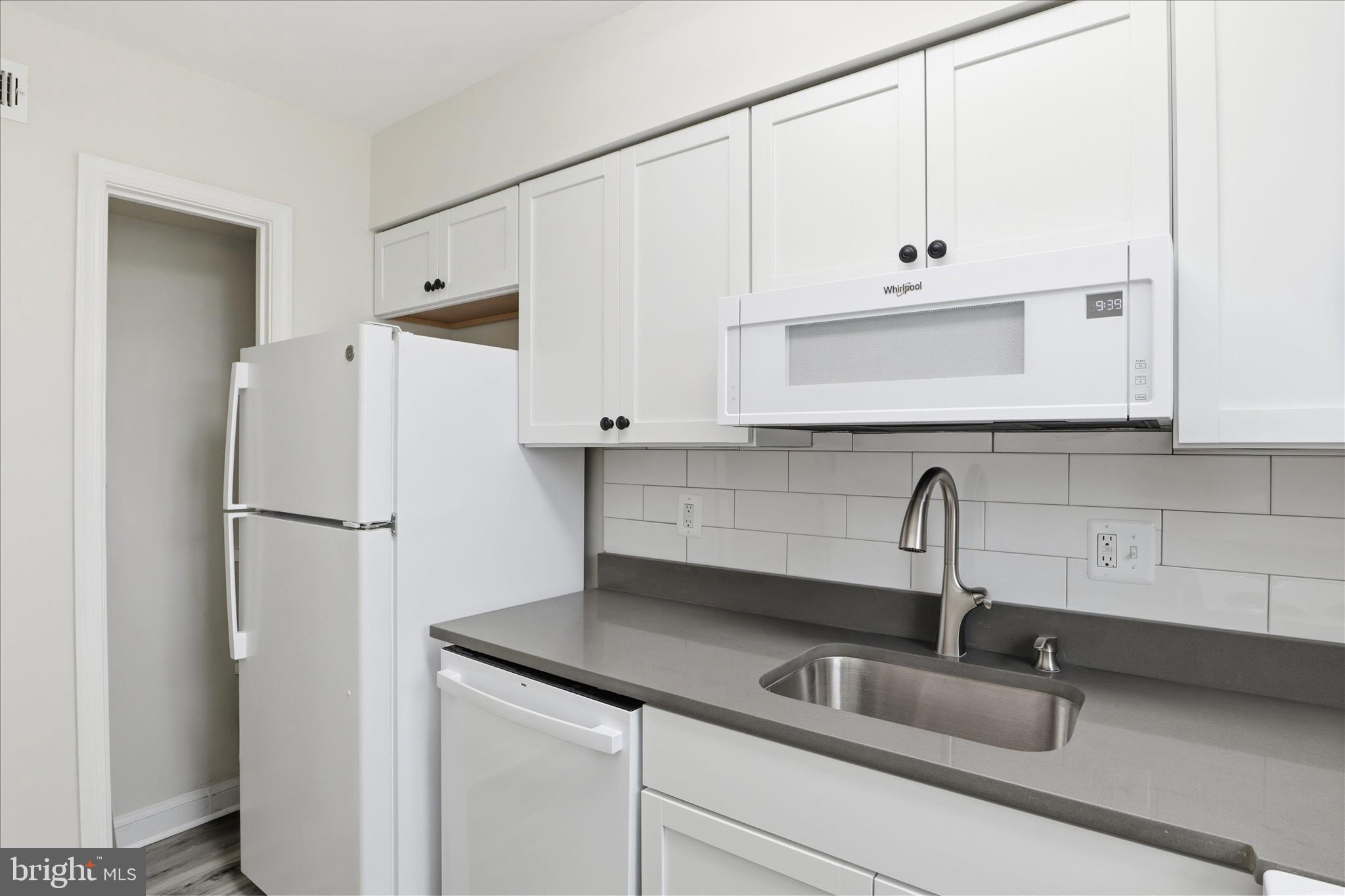 1317 South Walter Reed Drive, Unit 17201 Arlington, VA 22204 - Photo 17 of 32