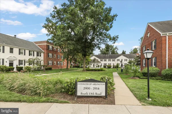 $329,000 | 1317 South Walter Reed Drive, Unit 17201, Arlington, VA 22204