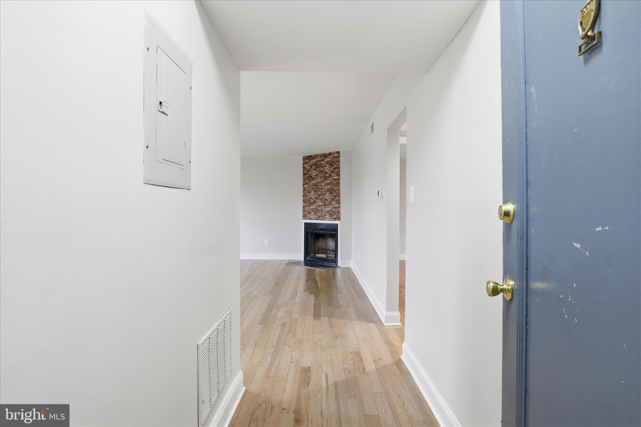 1317 South Walter Reed Drive, Unit 17201 Arlington, VA 22204 - Photo 10 of 32