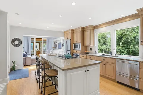 $1,078,000 | 253 Great Road, Bedford, MA 01730