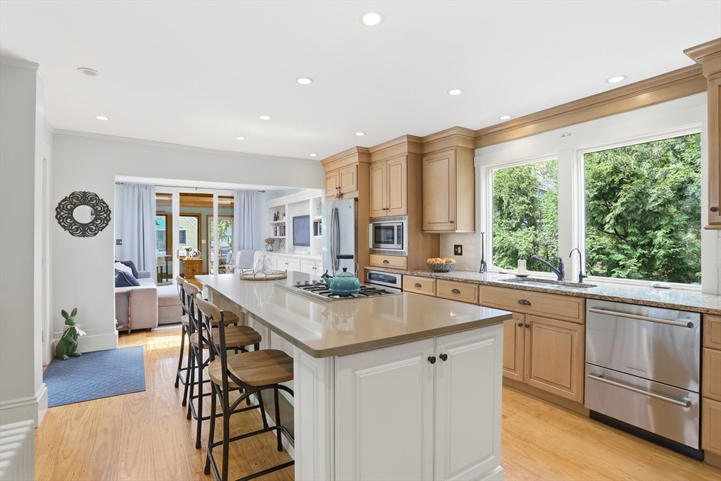 253 Great Road Bedford, MA 01730 - Photo 5 of 41