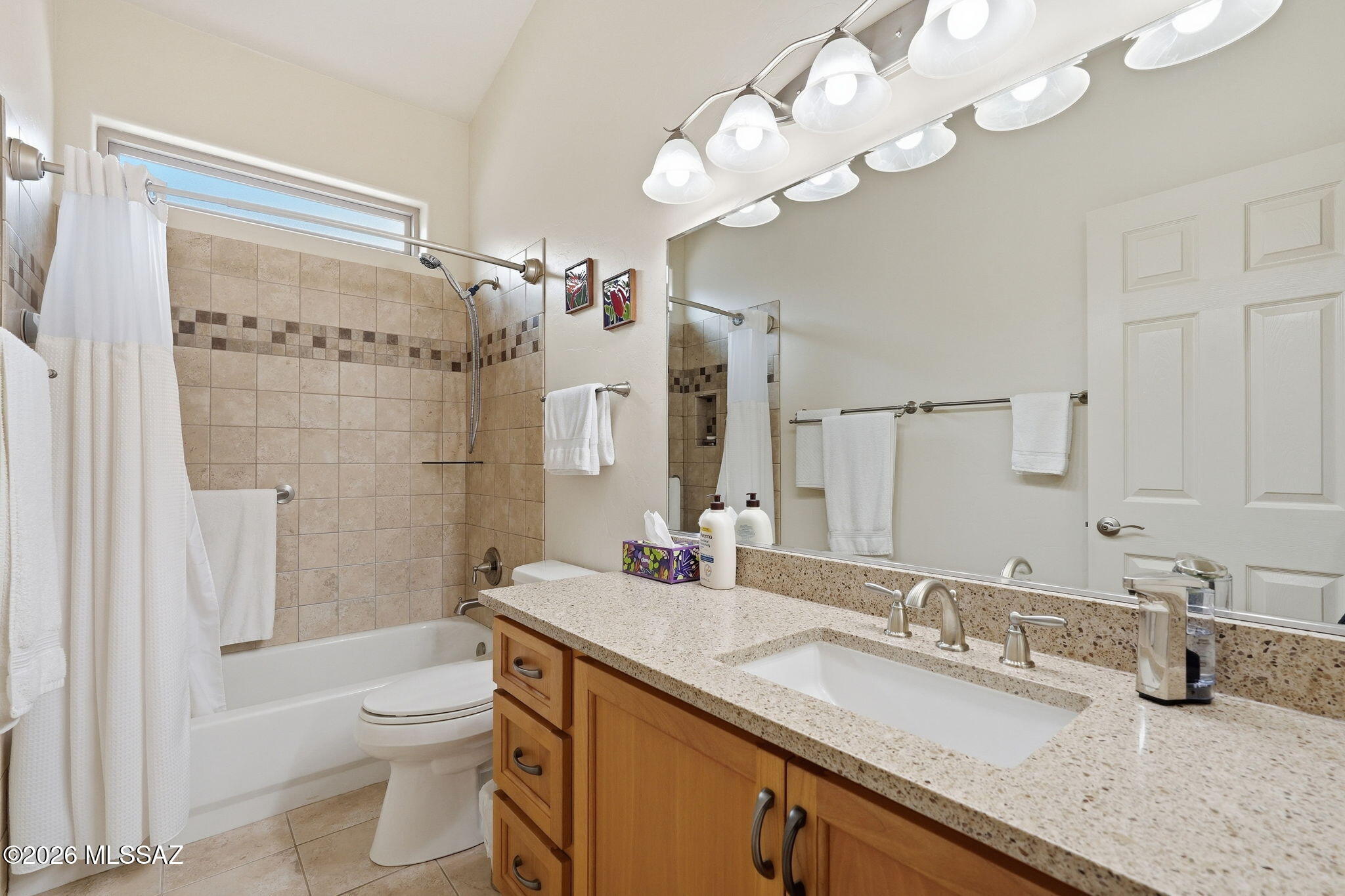 9180 East Sunset Post Road Tucson, AZ 85749 - Photo 26 of 35 Hall Bath
