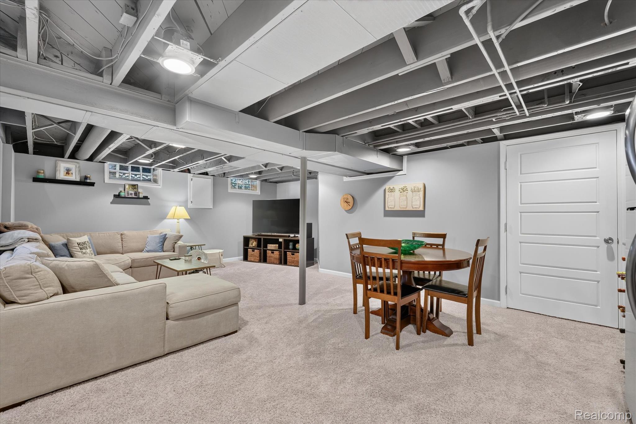 4112 Durham Road Royal Oak, MI 48073 - Photo 24 of 38 31-4112-Durham-Rd-Royal-Oak-WindowStill.jpg