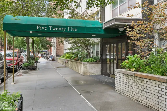 $475,000 | 525 East 82nd Street, Unit 8D | Upper East Side