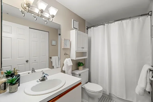 $399,000 | 100 Ledgewood Drive, Unit 117, Stoneham, MA 02180