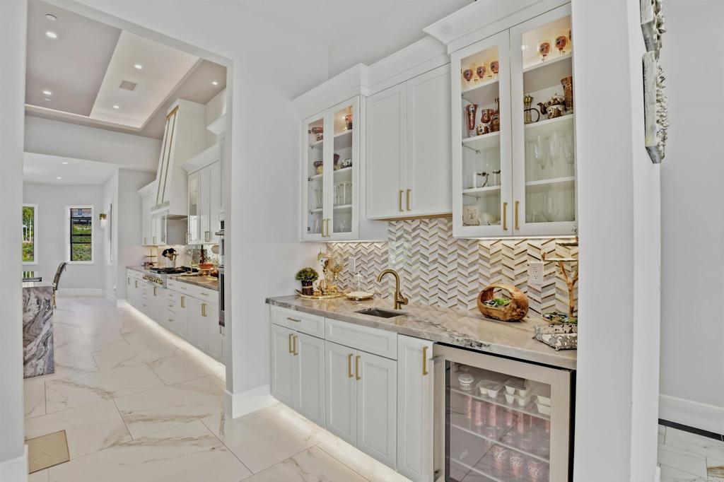 14989 Orchard View Drive Poway, CA 92064 - Photo 24 of 50 a spacious bathroom with a sink double vanity and shower