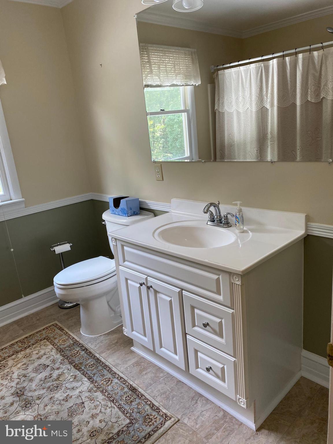 42471 Riva Ridge Drive Hollywood, MD 20636 - Photo 27 of 41 Bathroom at top of the stairs (Hallway)