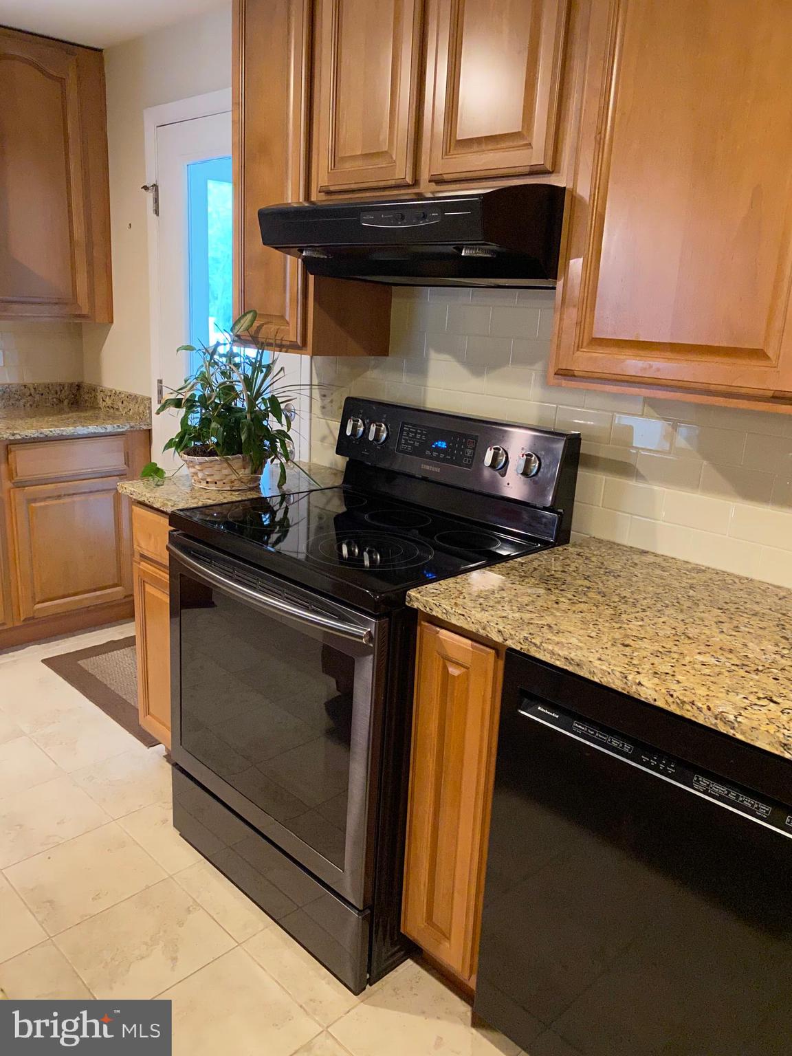 Kitchen with plenty of cabinets