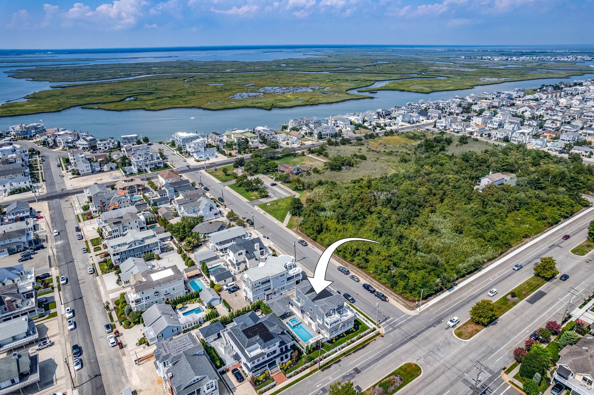 7418 Dune Drive Avalon, NJ 08202 - Photo 5 of 50 a view of a city