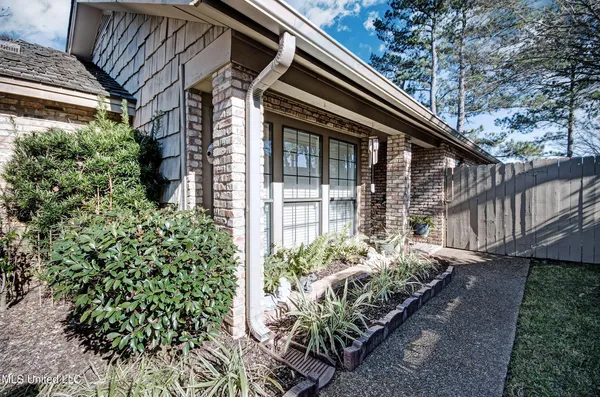 $235,000 | 23 Club Oaks Circle, Pearl, MS 39208