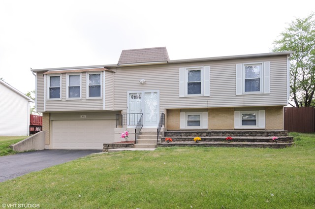 372 North Pinecrest Road Bolingbrook, IL 60440 - Photo 1 of 10