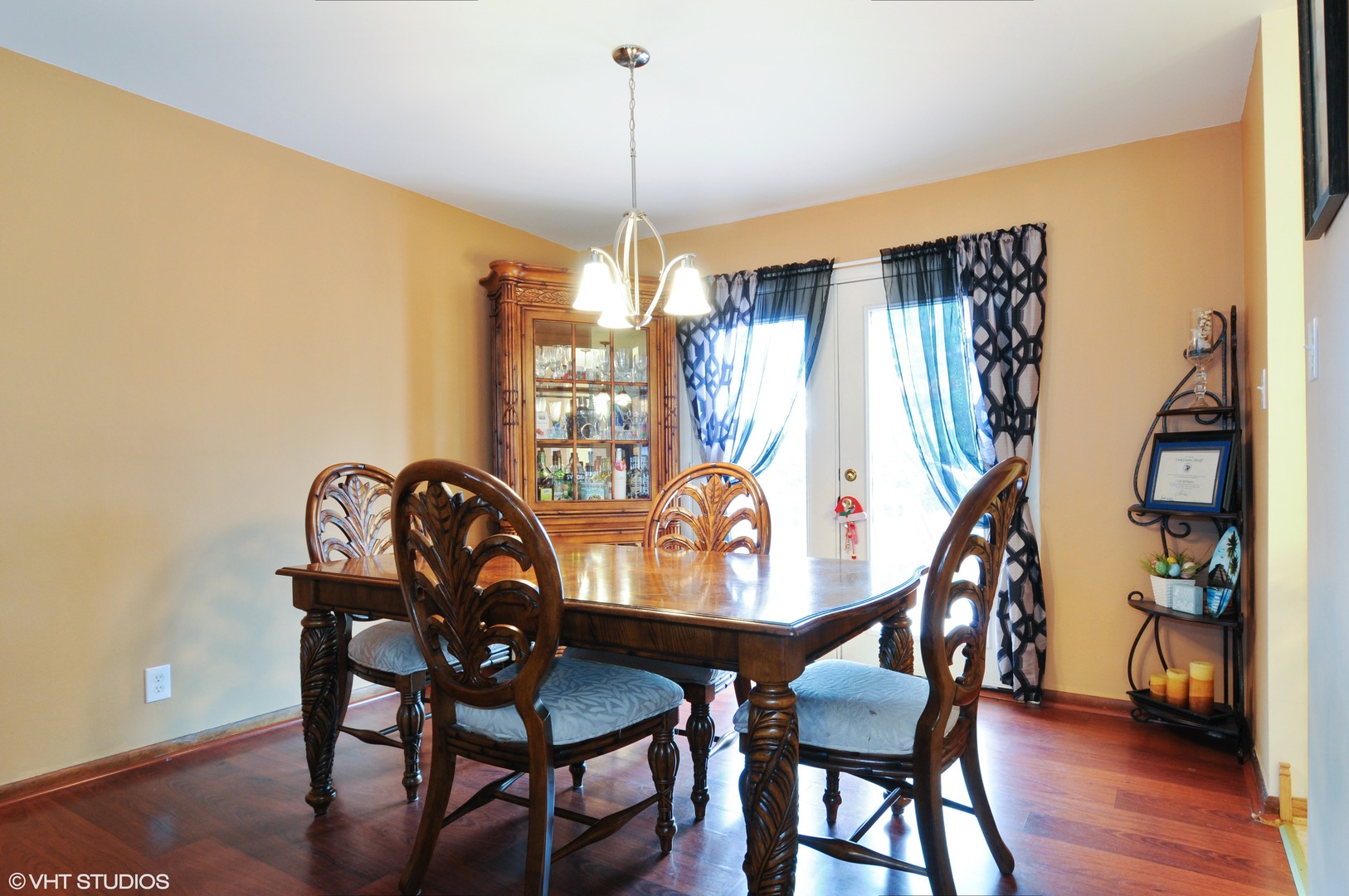 372 North Pinecrest Road Bolingbrook, IL 60440 - Photo 3 of 10