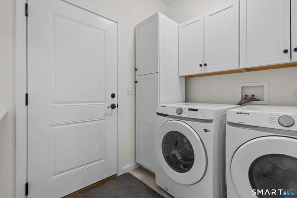 $435,000 | 8 Grace Lane, Unit 8, Moosup, CT 06354