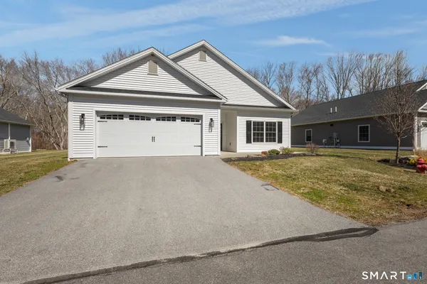 $435,000 | 8 Grace Lane, Unit 8, Moosup, CT 06354