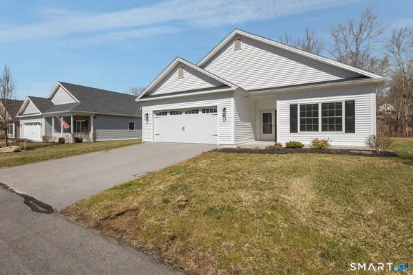 $435,000 | 8 Grace Lane, Unit 8, Moosup, CT 06354