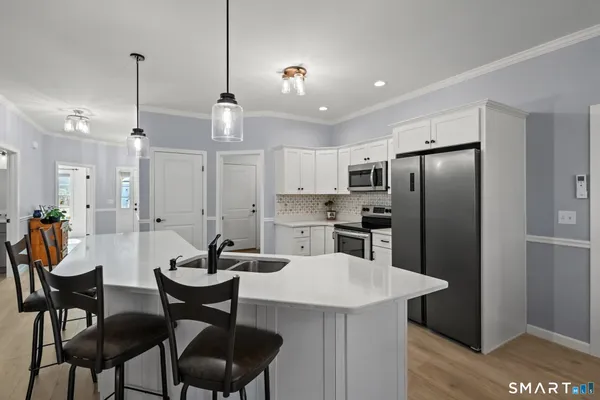 $435,000 | 8 Grace Lane, Unit 8, Moosup, CT 06354