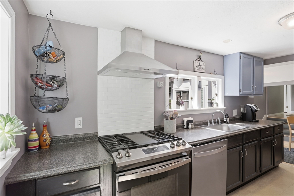 11 Mt Paul Road Tyngsborough, MA 01879 - Photo 12 of 42