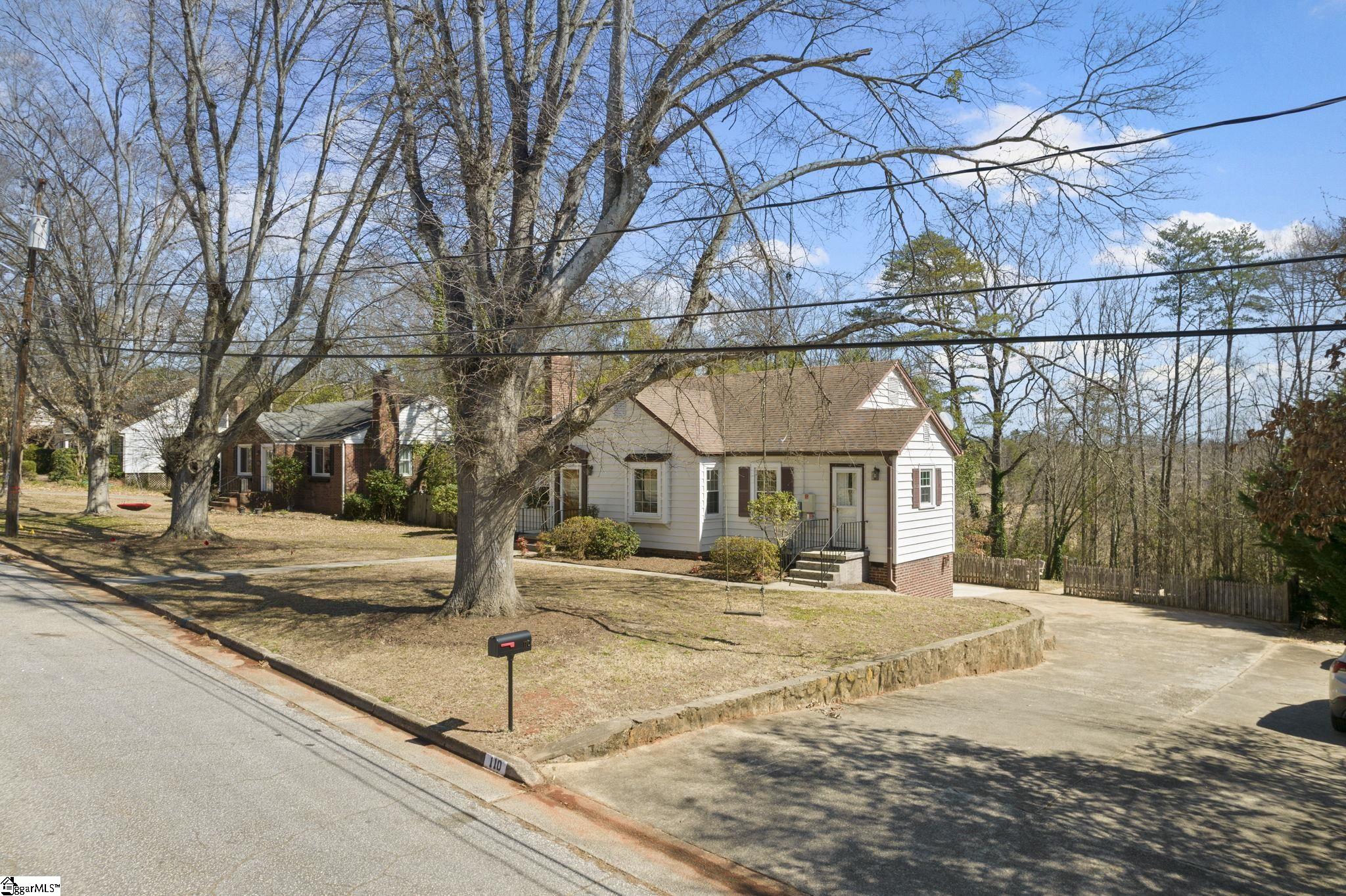 110 Ridgecrest Drive Greenville, SC 29609 - Photo 3 of 45 Gallery Image 3
