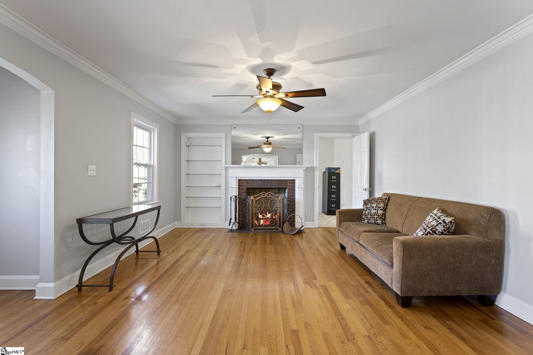 110 Ridgecrest Drive Greenville, SC 29609 - Photo 8 of 45 Gallery Image 8
