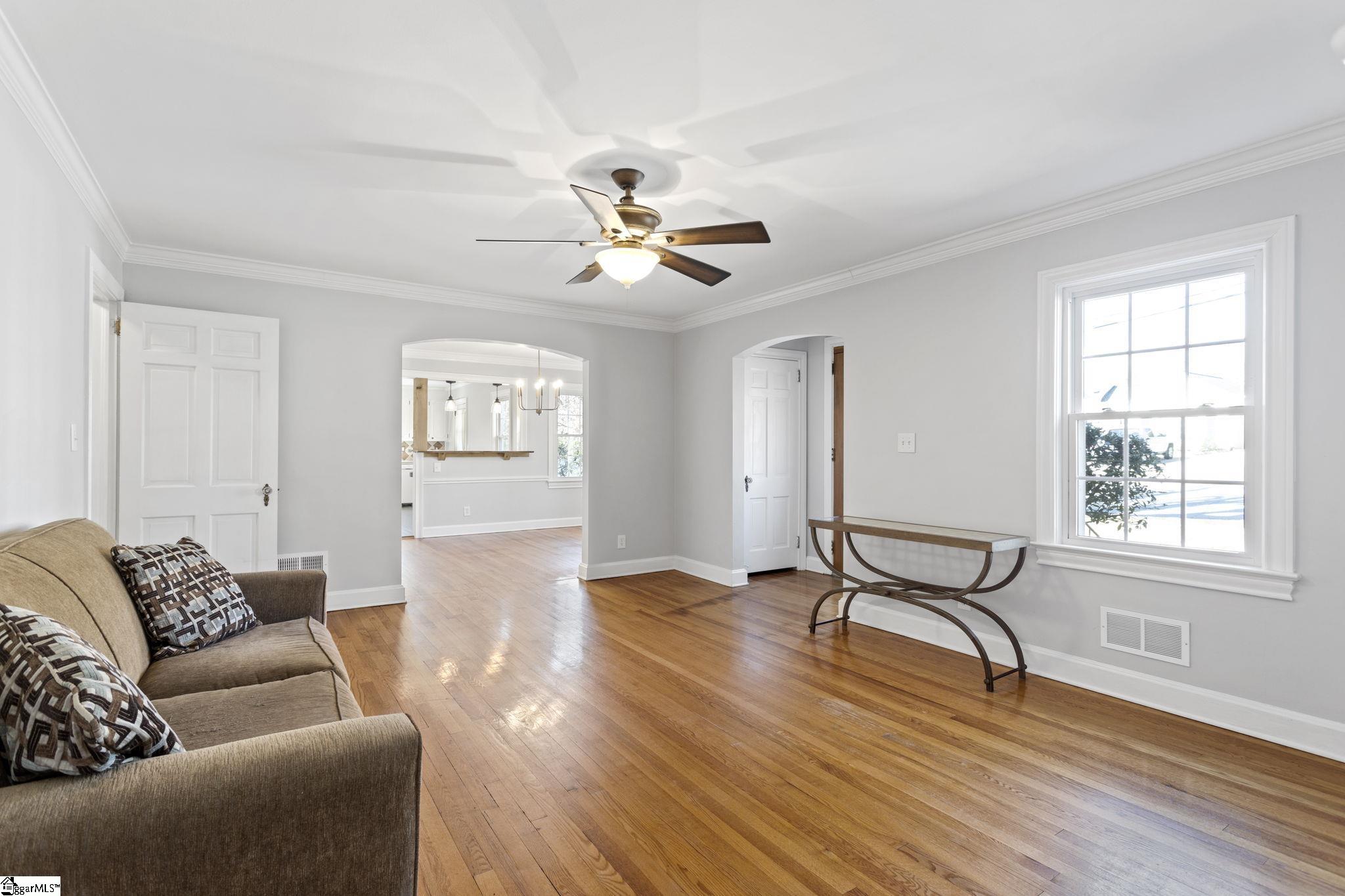 110 Ridgecrest Drive Greenville, SC 29609 - Photo 9 of 45 Gallery Image 9