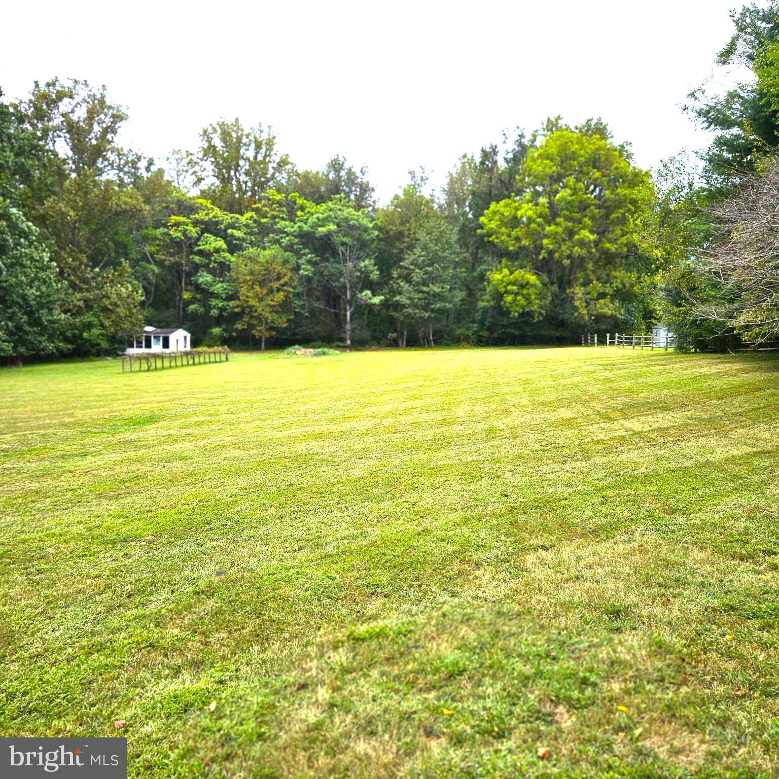 7 Skyline Lane Washington, VA 22747 - Photo 7 of 42 a view of an ocean from a yard