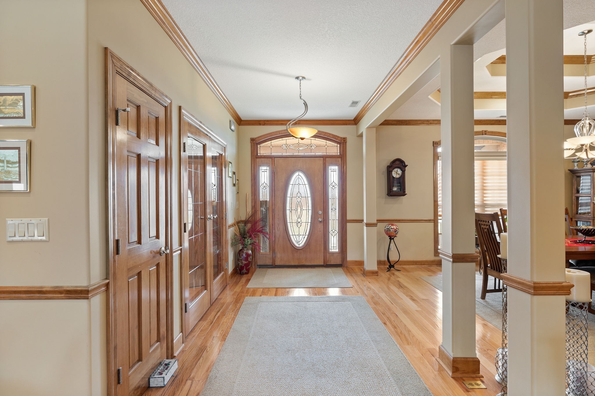 469 Pickney Road Winchester, TN 37398 - Photo 3 of 49 View of the foyer with beautiful front door with transom and sidelights.