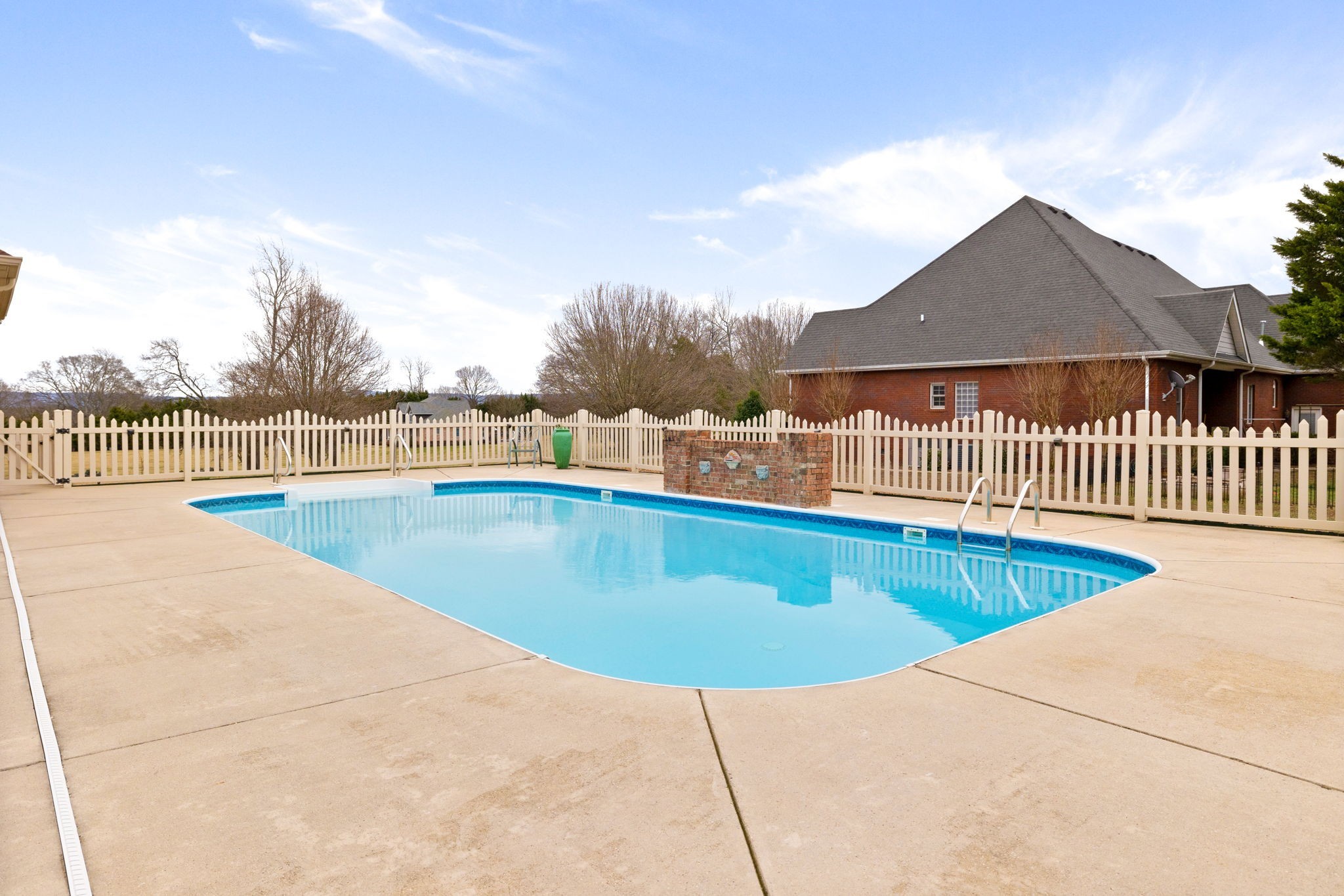 469 Pickney Road Winchester, TN 37398 - Photo 38 of 49 Pool is 18x36 and has a fountain on the side of the pool.