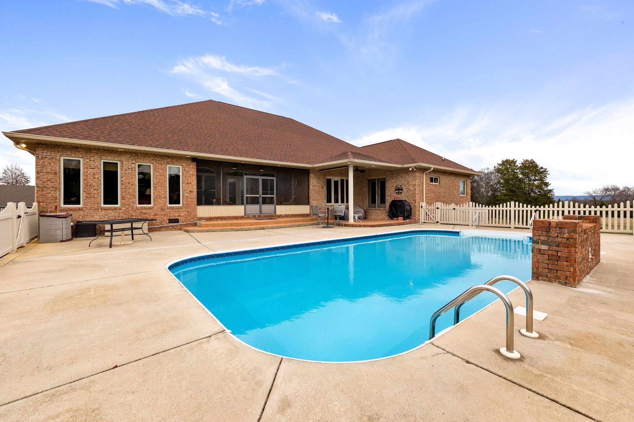 469 Pickney Road Winchester, TN 37398 - Photo 39 of 49 Back view of home and pool.