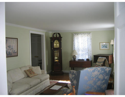 19 Princeton Road Wellesley, MA 02482 - Photo 5 of 8