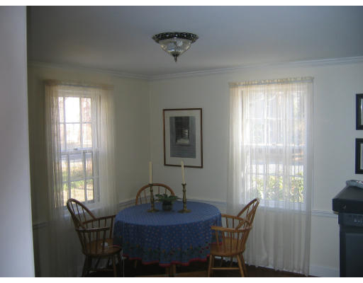 19 Princeton Road Wellesley, MA 02482 - Photo 6 of 8