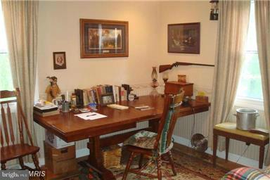 60 East Nicodemus Road Westminster, MD 21157 - Photo 7 of 21 a workspace with furniture and window