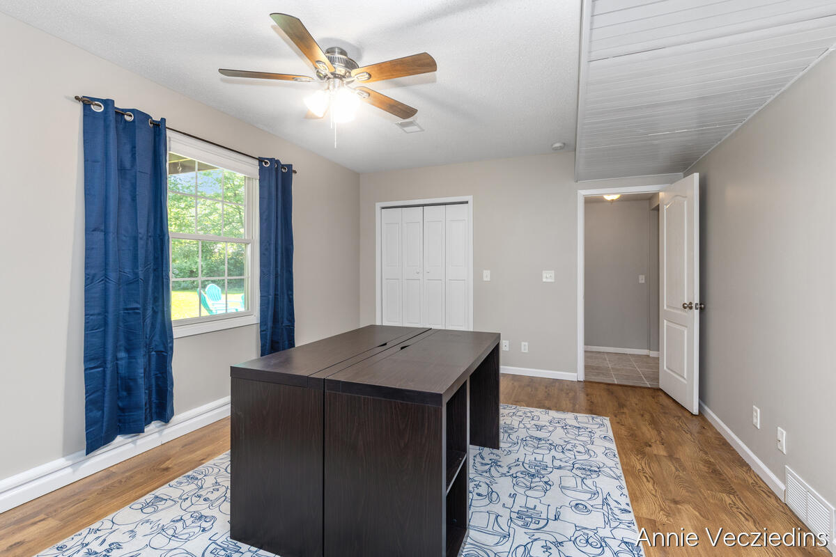 15096 Oakland Street Spring Lake, MI 49456 - Photo 27 of 41 15096-Oakland_026